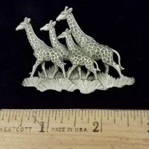 Vintage Pewter Giraffe Brooch/Pin by Fable